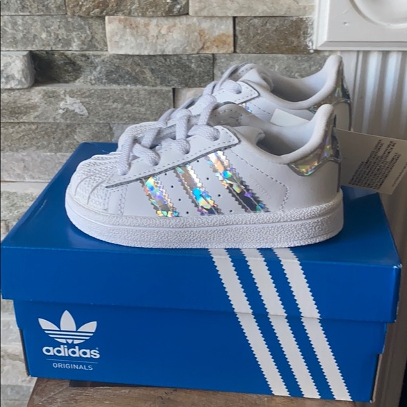 Adidas SUPERSTAR SHOES size 5K - Picture 6 of 9